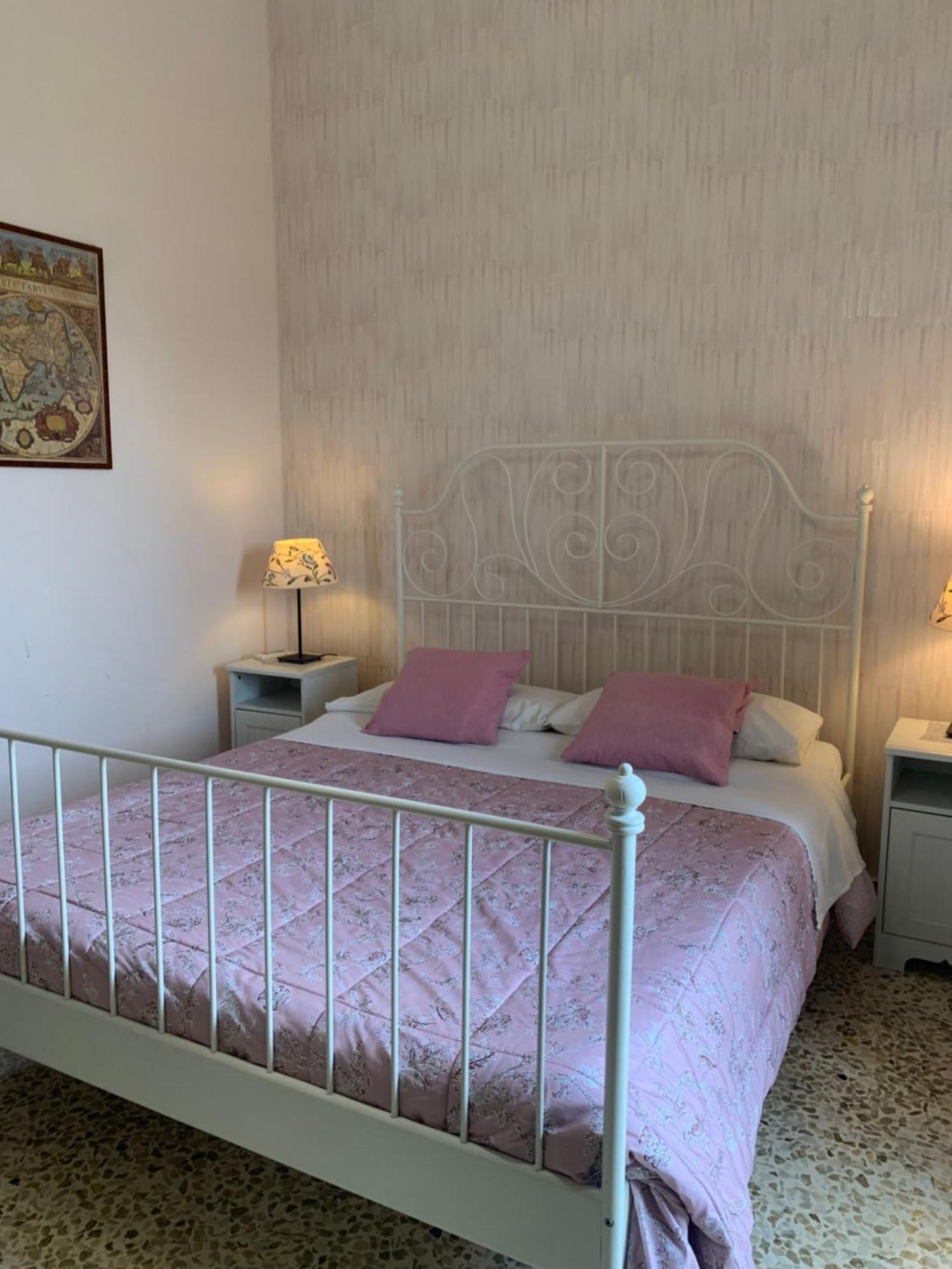 Apartamento La Casa Di Chicca Lecce Exterior foto