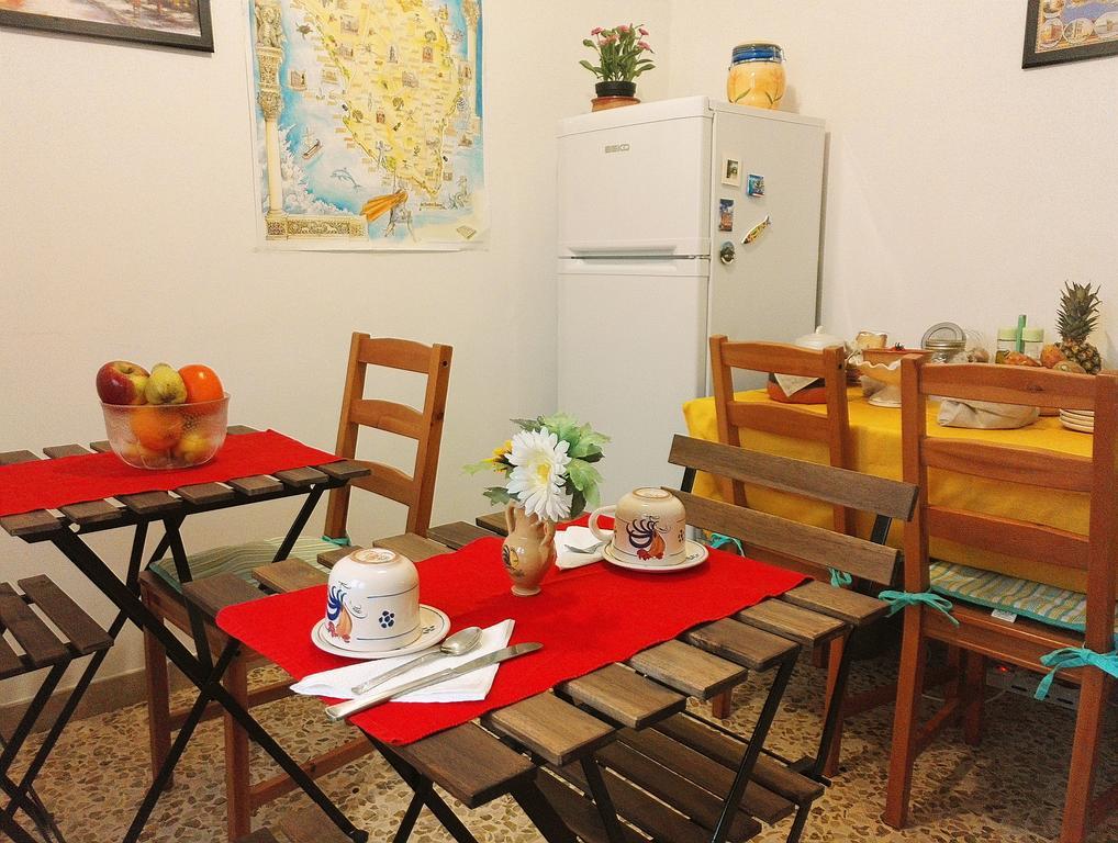 Apartamento La Casa Di Chicca Lecce Exterior foto