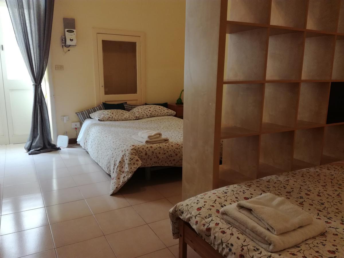 Apartamento La Casa Di Chicca Lecce Exterior foto